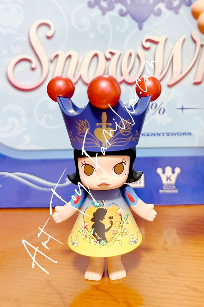 ぬいぐるみ MEGA  MOLLY 1000% Snow White MEGA ROYAL MOLLY 1000% Snow White - POP MART (France)