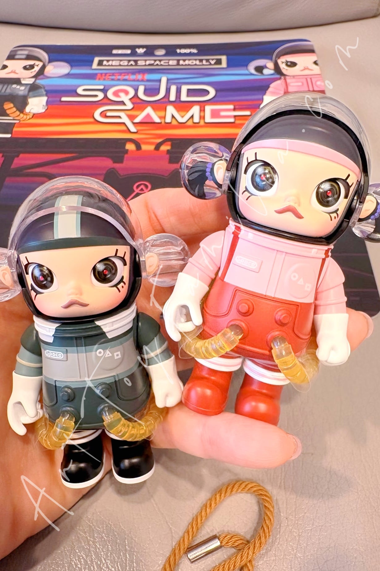 100% MEGA Space Molly 100% Squid Game | POP MART – Art Toy Familia