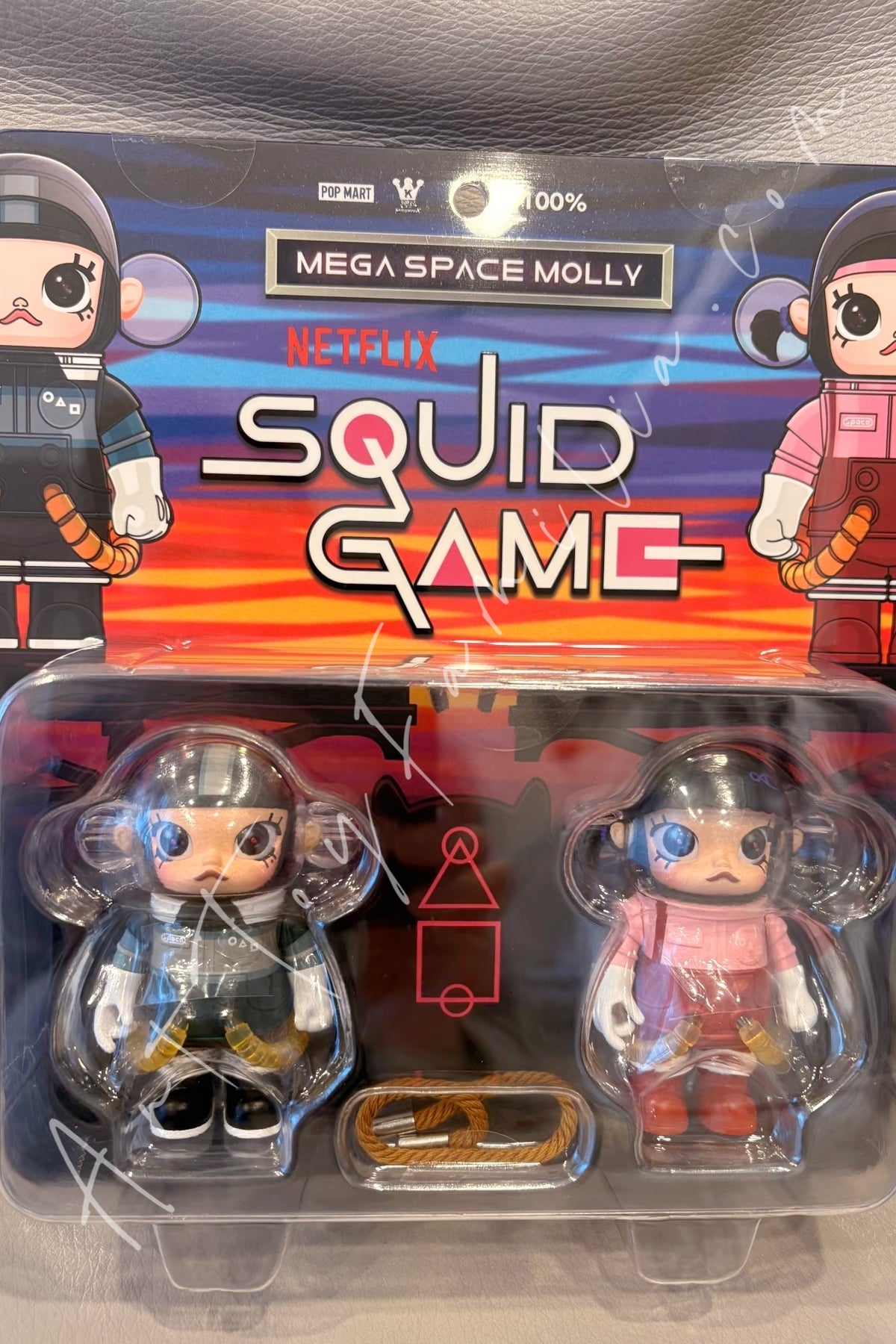 100% MEGA Space Molly 100% Squid Game | POP MART – Art Toy Familia