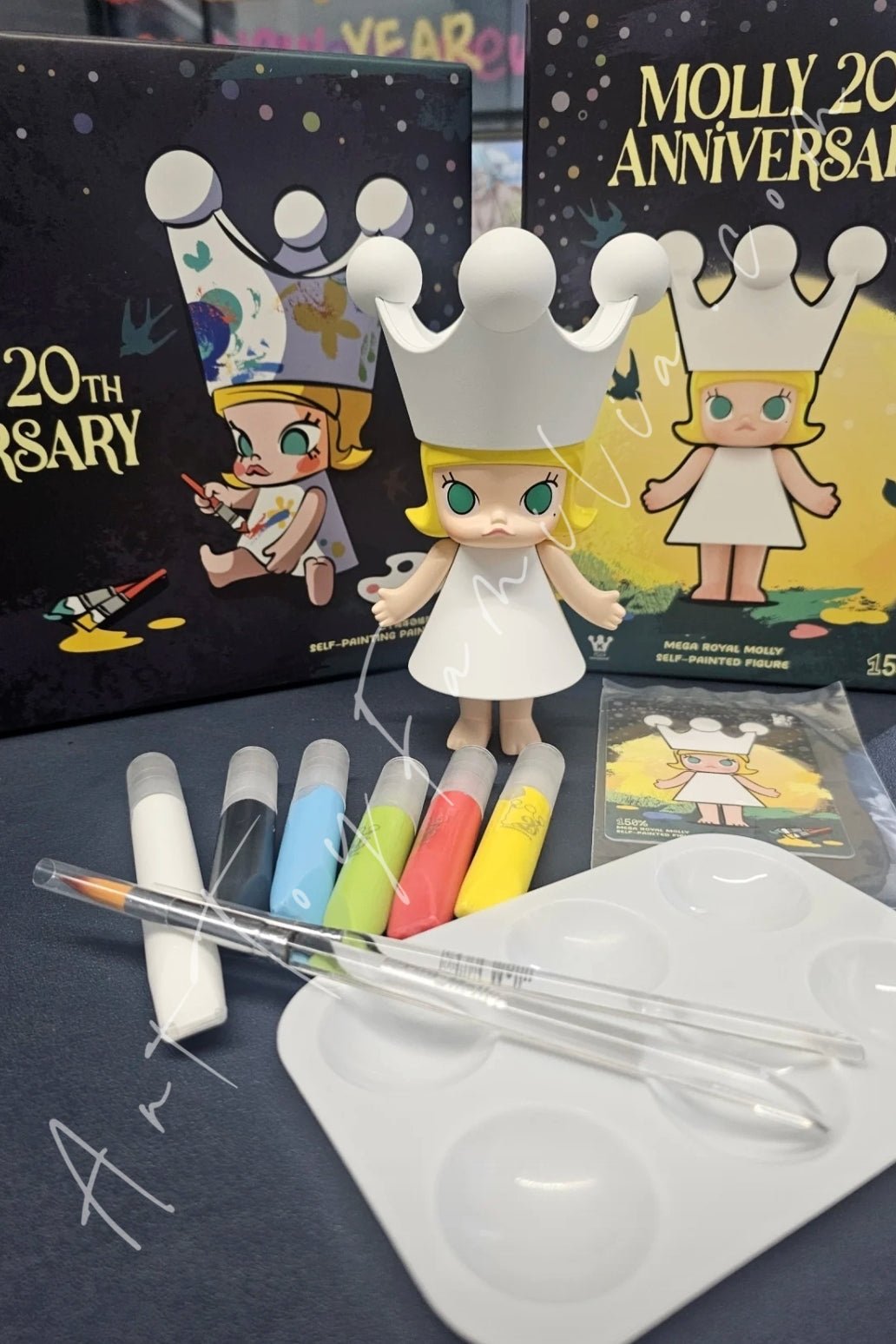 150% MEGA Royal Molly 150% 20th Anniversary Self-Painted – Art Toy