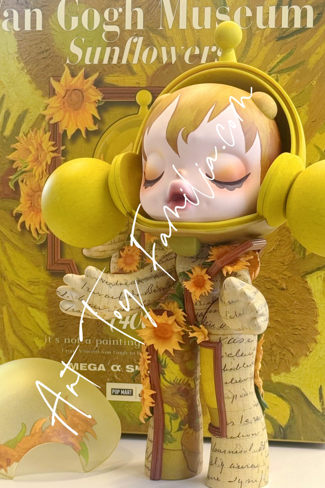 Popmart 400% MEGA α Skullpanda 400% Van Gogh Museum Sunflowers