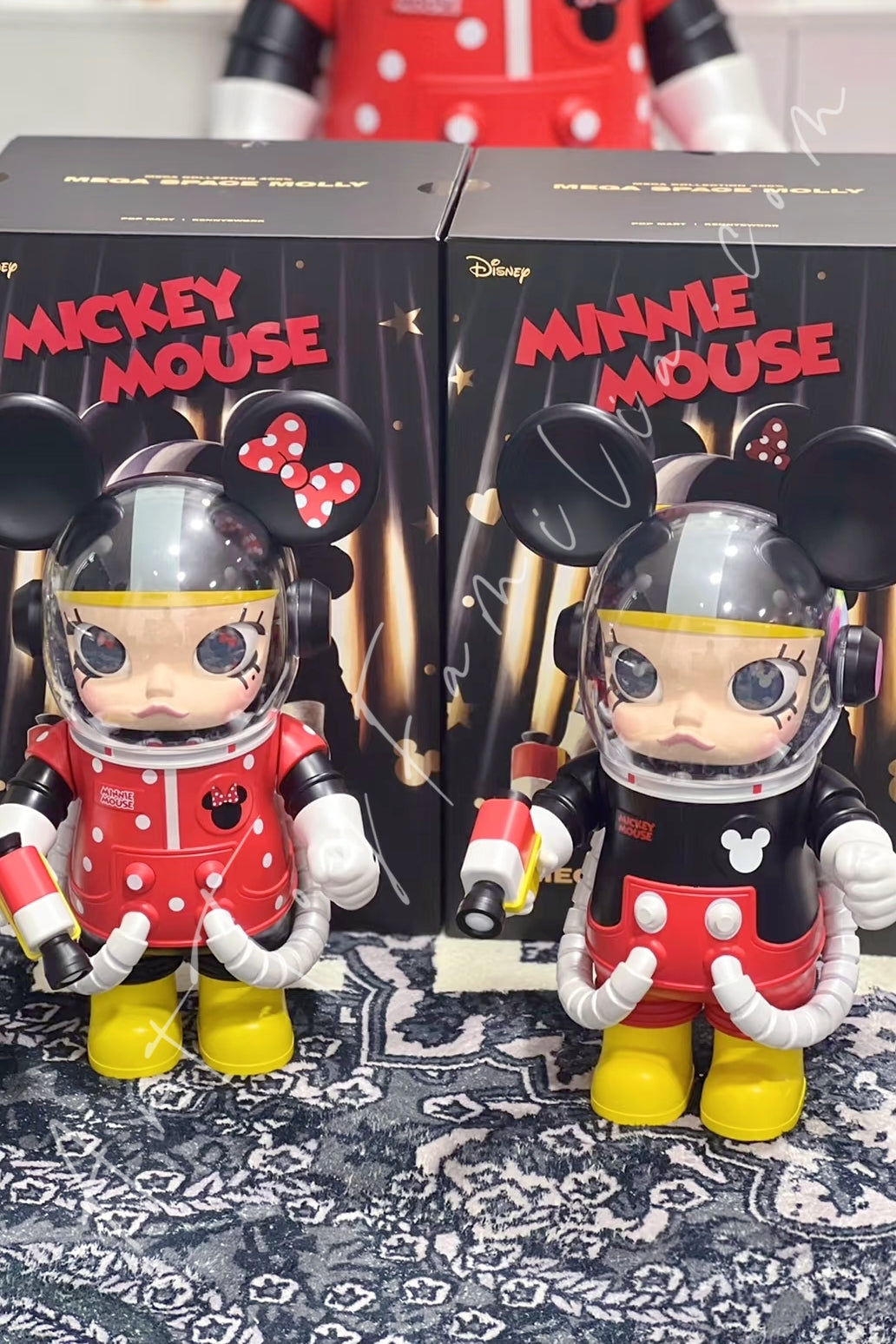 Popmart 400% MEGA Space Molly 400% Mickey & Minnie 400% Mickey & Minnie