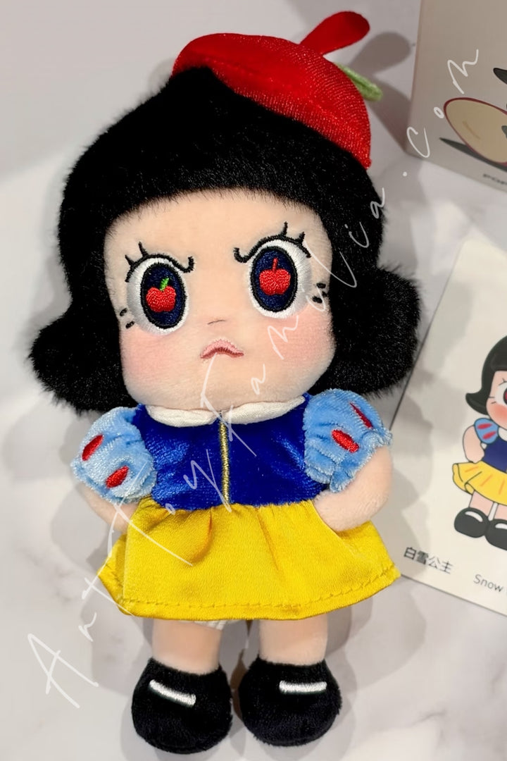 Popmart Angry Molly [PLAY] Disney Princess Series Plush Pendant Snow White