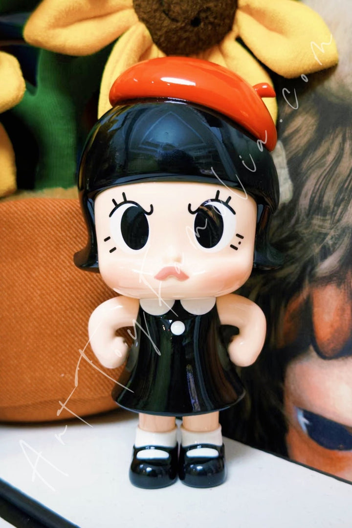 POP MART - Angry Molly Silent Fire Figurine - 默火