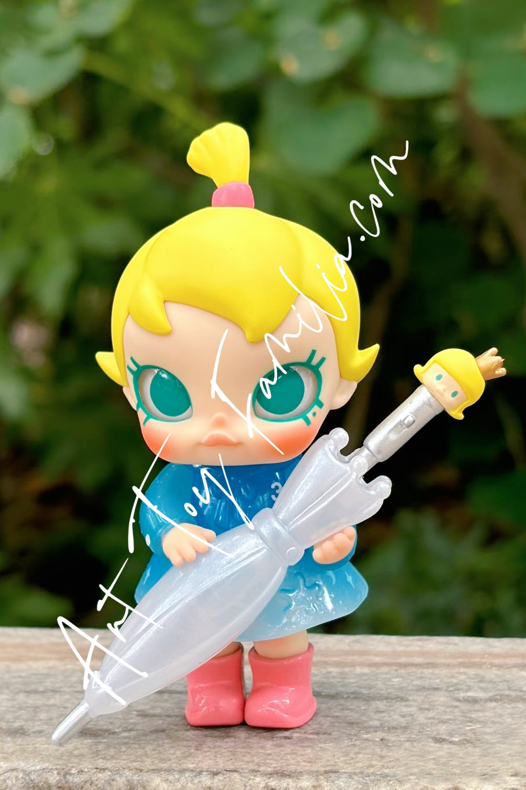 Popmart Baby Molly Funny Raining Day Figurine 3