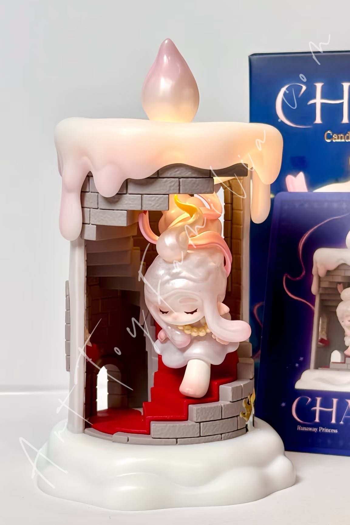 Kazu EnamiのDancing Candle Series Dancing Queens Sculpture Candle, 1.2 kg – Galleria Lucia