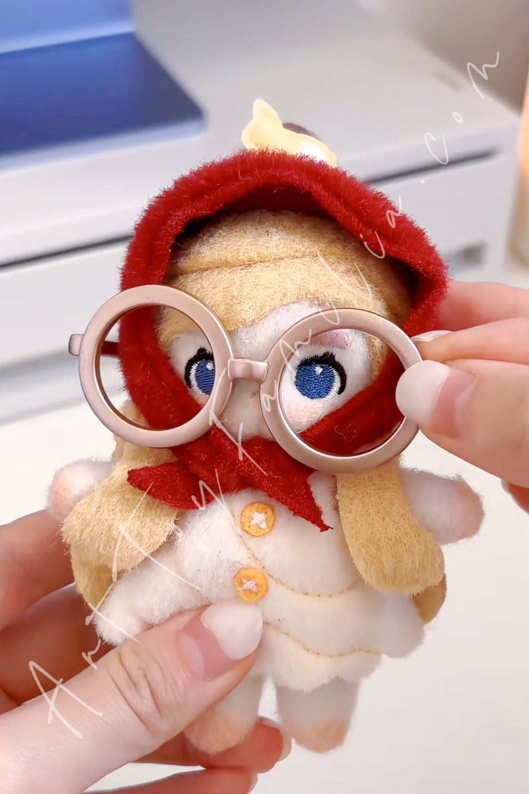 Popmart Chaka Stitch by Stitch Series Granny's Glasses Felt Pendant