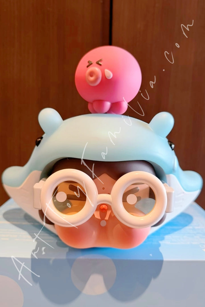 Popmart Crybaby Cry Me an Ocean Series Lamp