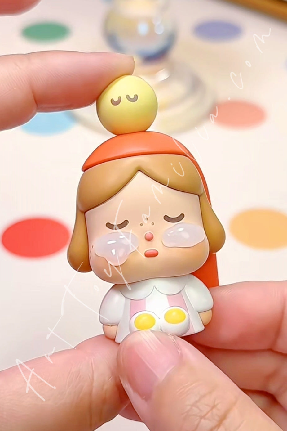 Popmart Crybaby Crying To The Moon Sitting Series The Moon Lover-Mini