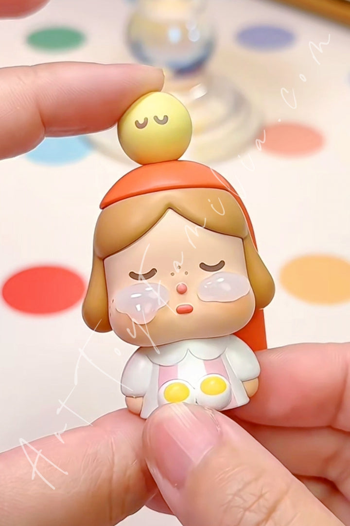 Popmart Crybaby Crying To The Moon Sitting Series The Moon Lover-Mini