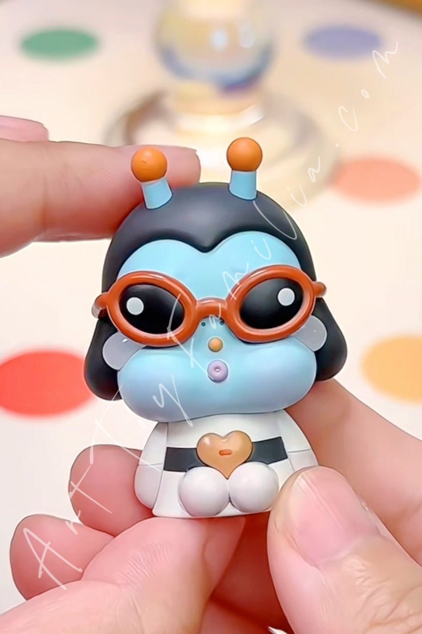 Crybaby Crying To The Moon Sitting Series - 出走的月亮-坐坐系列