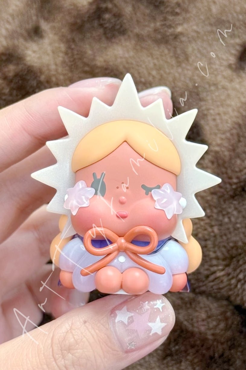 Crybaby Crying To The Moon Sitting Series | POP MART – Art Toy Familia