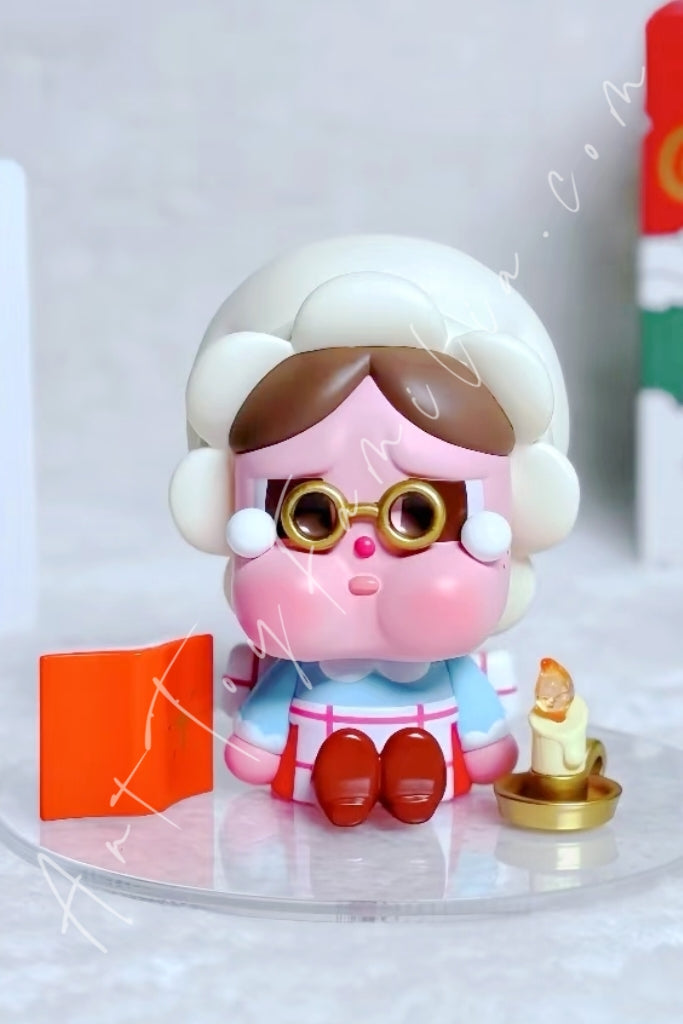 Popmart Crybaby Lonely Christmas Series A Lonely Mrs. Claus