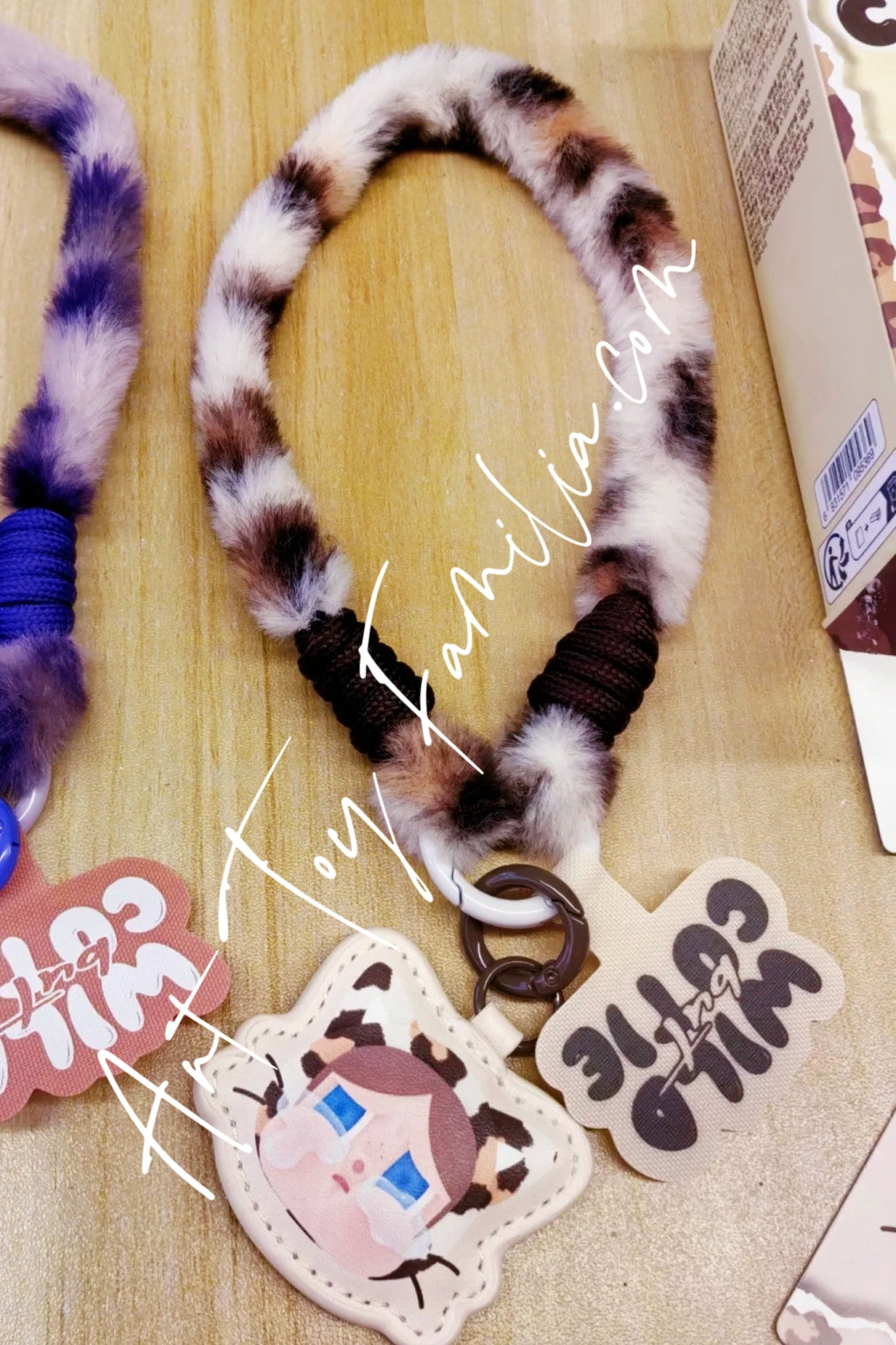 Popmart Crybaby Wild But Cutie Series Phone Chain Vintage Cutie