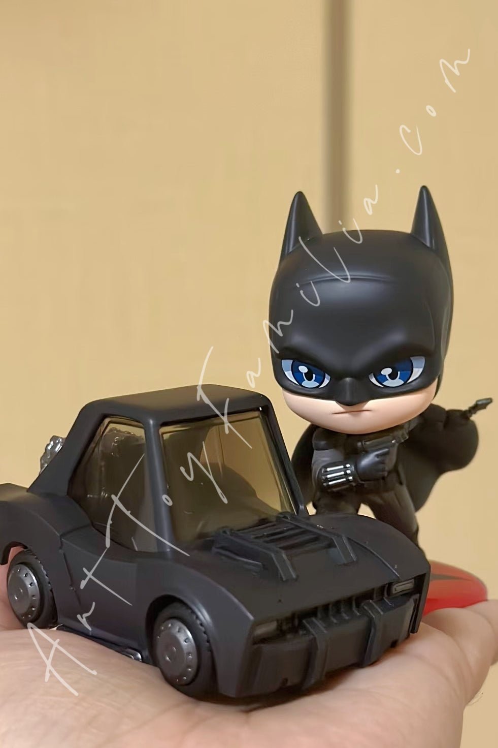 POP MART DC Batman 85th Anniversary Series – Art Toy Familia