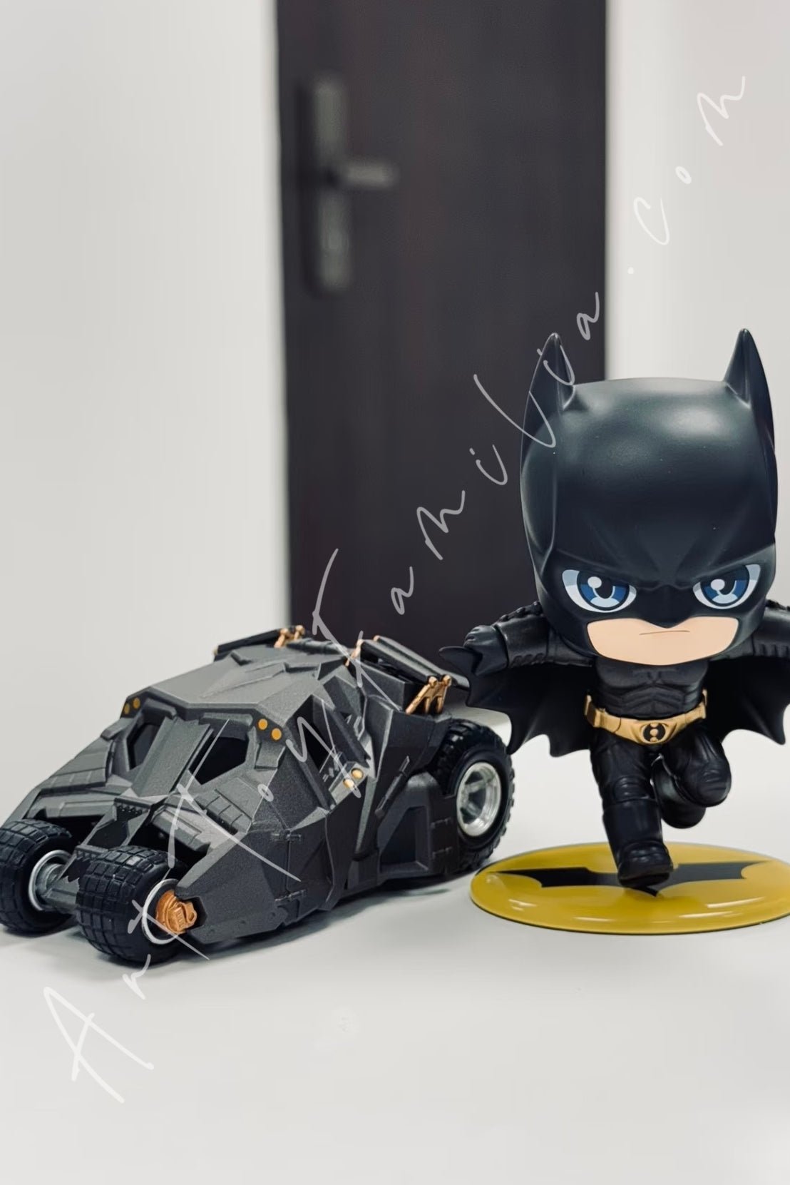 POP MART DC Batman 85th Anniversary Series – Art Toy Familia