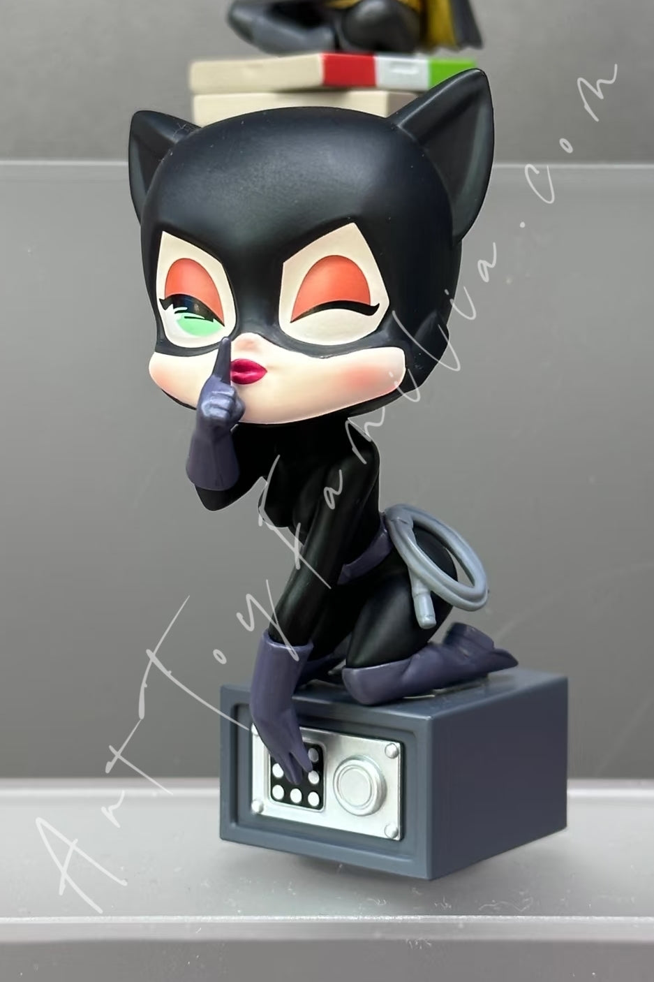 Popmart DC Gotham City Series Catwoman