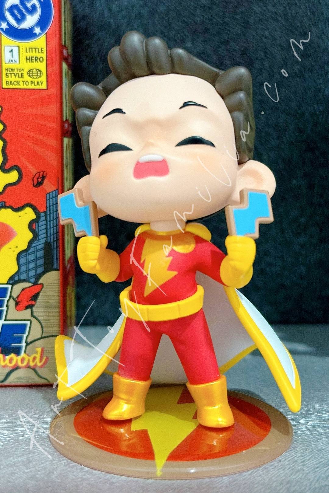 POP MART - DC Justice League Childhood Series - 小小正义联盟系列 Shazam - 沙赞