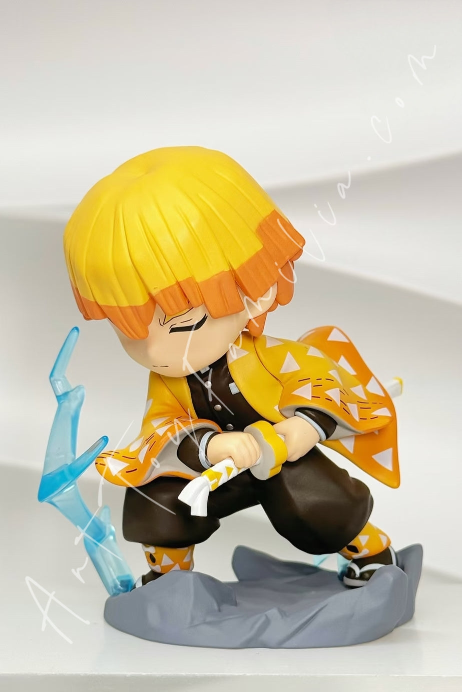 Popmart Demon Slayer Kimetsu no Yaiba Mystery Minis Zenitsu Agatsuma
