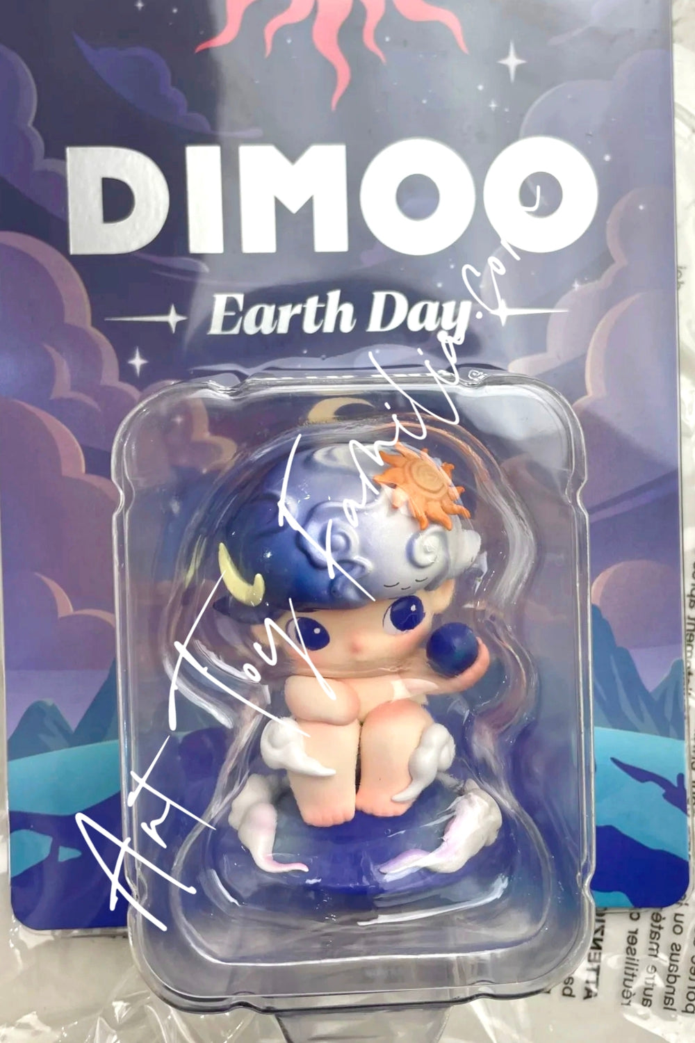 Popmart Dimoo Earth Day Figurine 2
