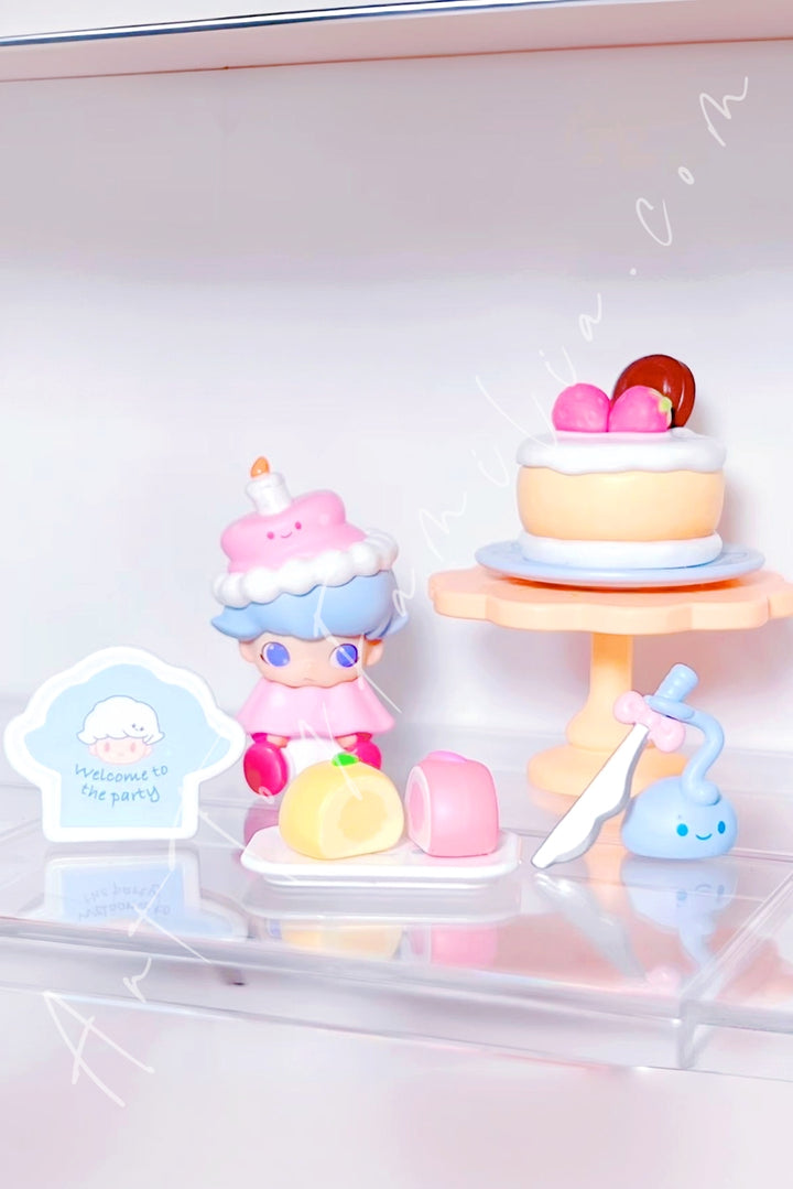 Popmart Dimoo Go On An Outing Together Series Handmade Flower Cake