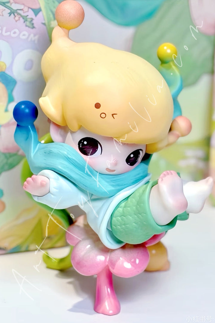 Popmart Dimoo Moments in Bloom Series Falling into Flowers