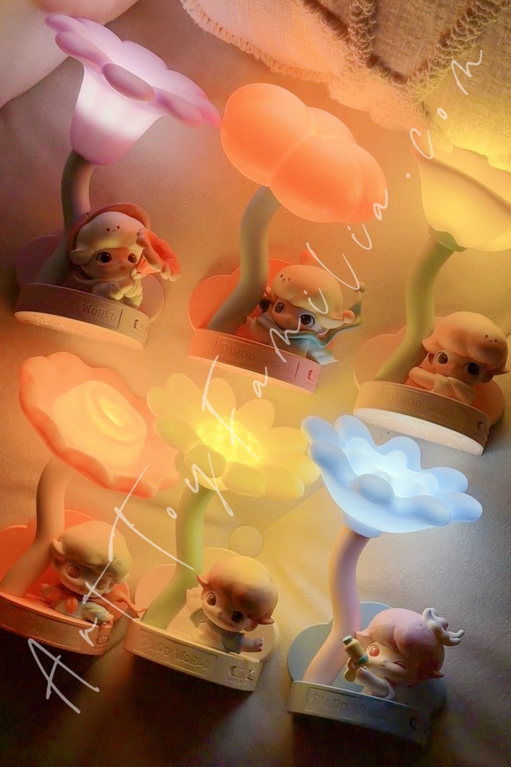 Dimoo Moments in Bloom Series Sensor-activated Nightlight – Art