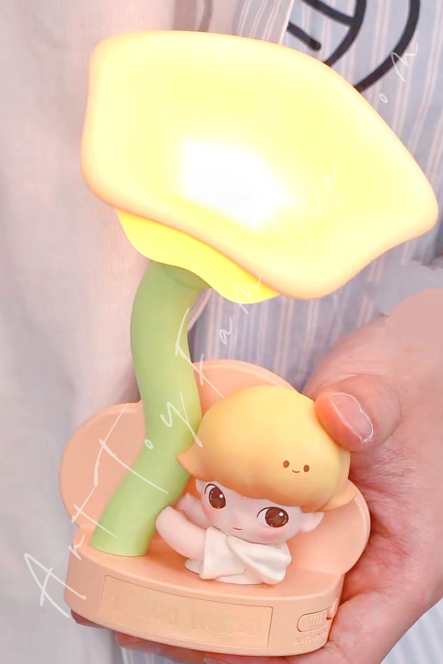 Popmart Dimoo Moments in Bloom Series Sensor-activated Nightlight Caught by Spring