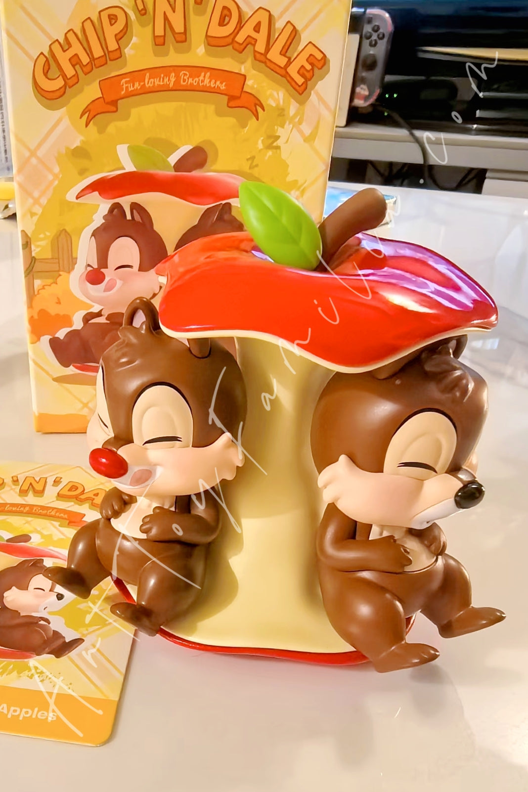 Popmart Disney Chip 'N' Dale Fun-loving Brothers Series Full of Apples