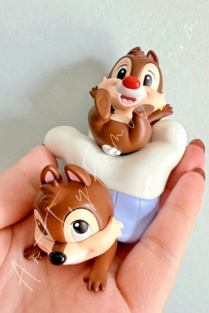 Popmart Disney Chip 'N' Dale Fun-loving Brothers Series Glove Sofa