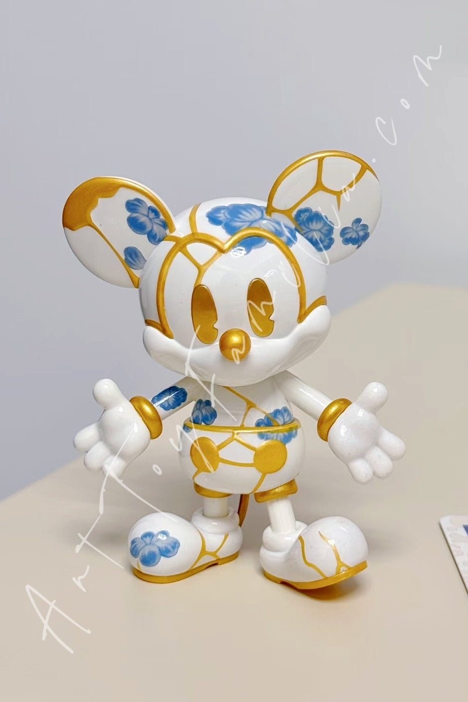 POP MART - Disney Mickey Boundless Creativity Series - 创意无界系列 Blue And White Porcelain Mickey - 青花瓷米奇