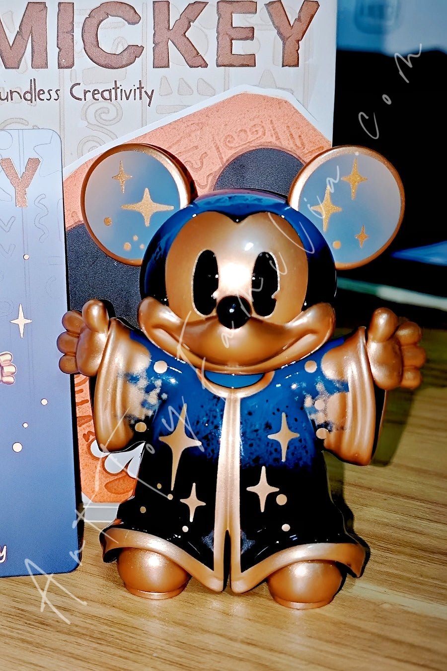 POP MART - Disney Mickey Boundless Creativity Series - 创意无界系列 Stardust Ceramic Mickey(Secret) - 星尘陶瓷米奇