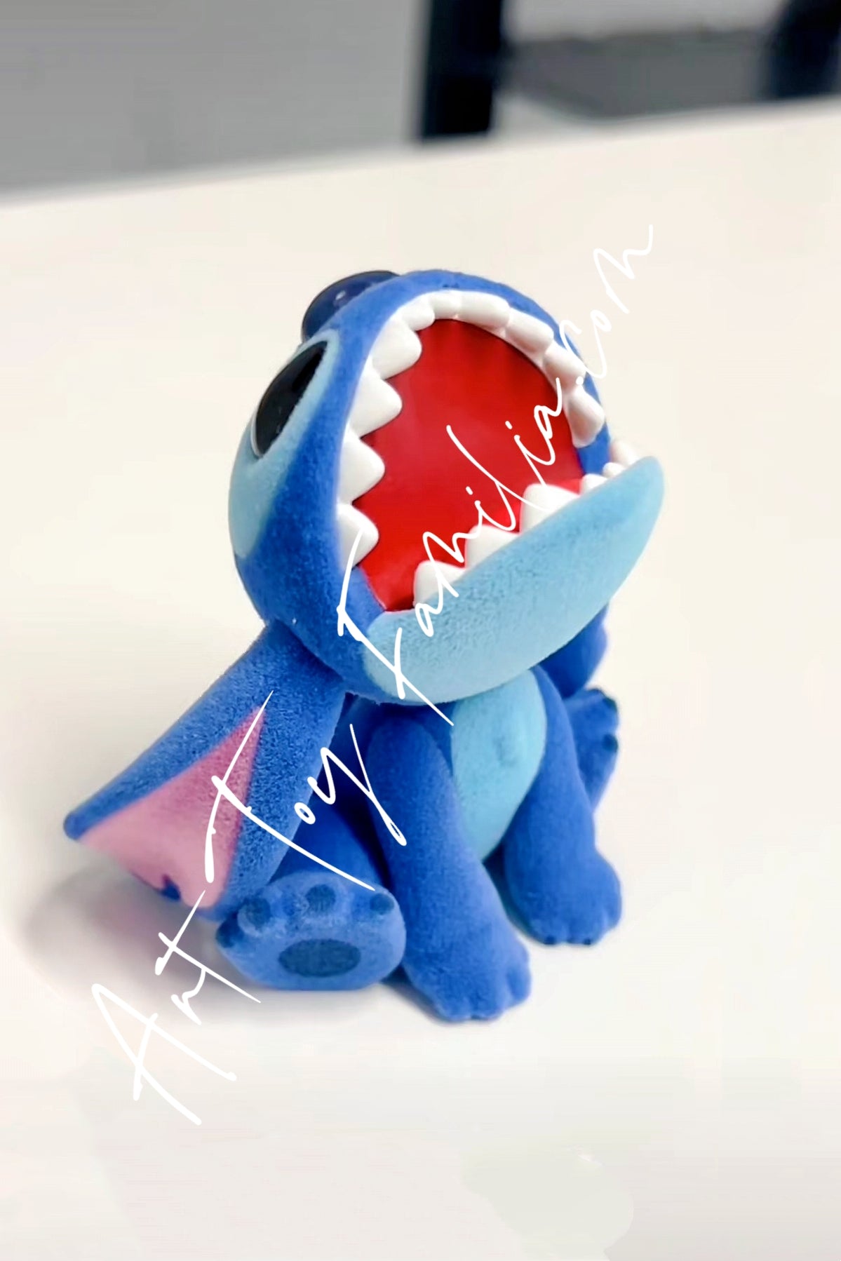Popmart Disney Stitch Little Emotions Series Howl At The Moon