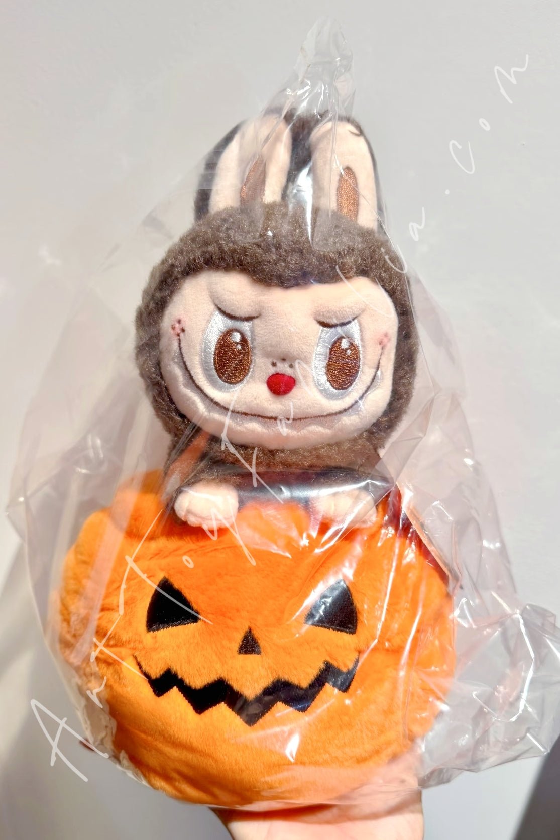 POP MART Happy Halloween Party Series Labubu Pumpkin Mini Bag