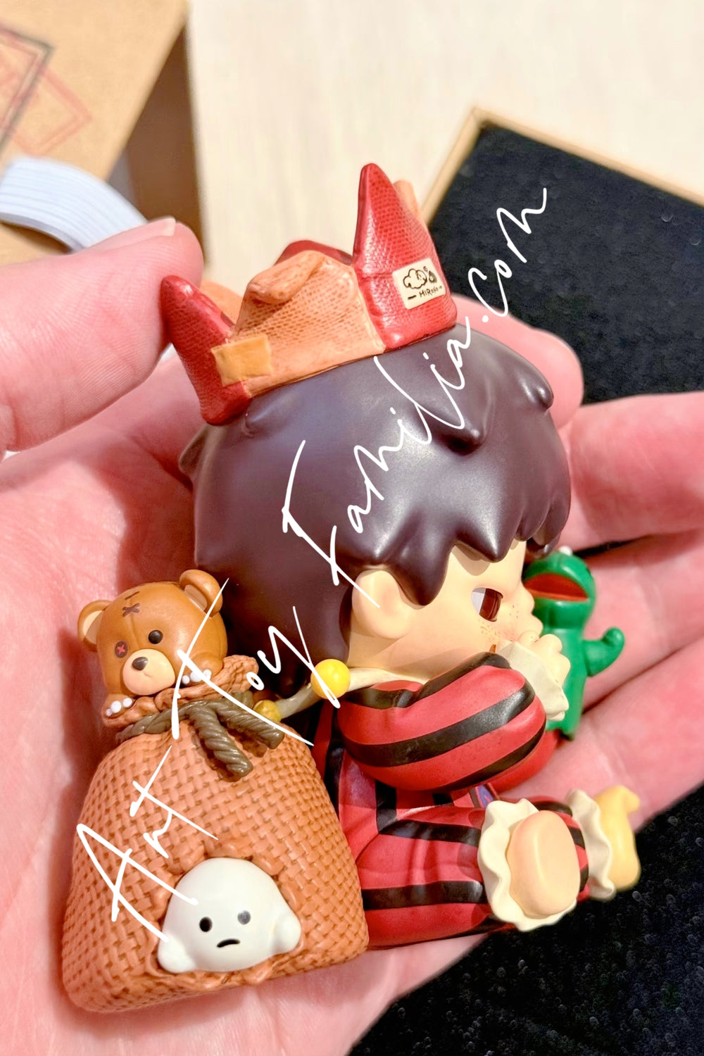 Popmart Hirono Back To Play Figurine