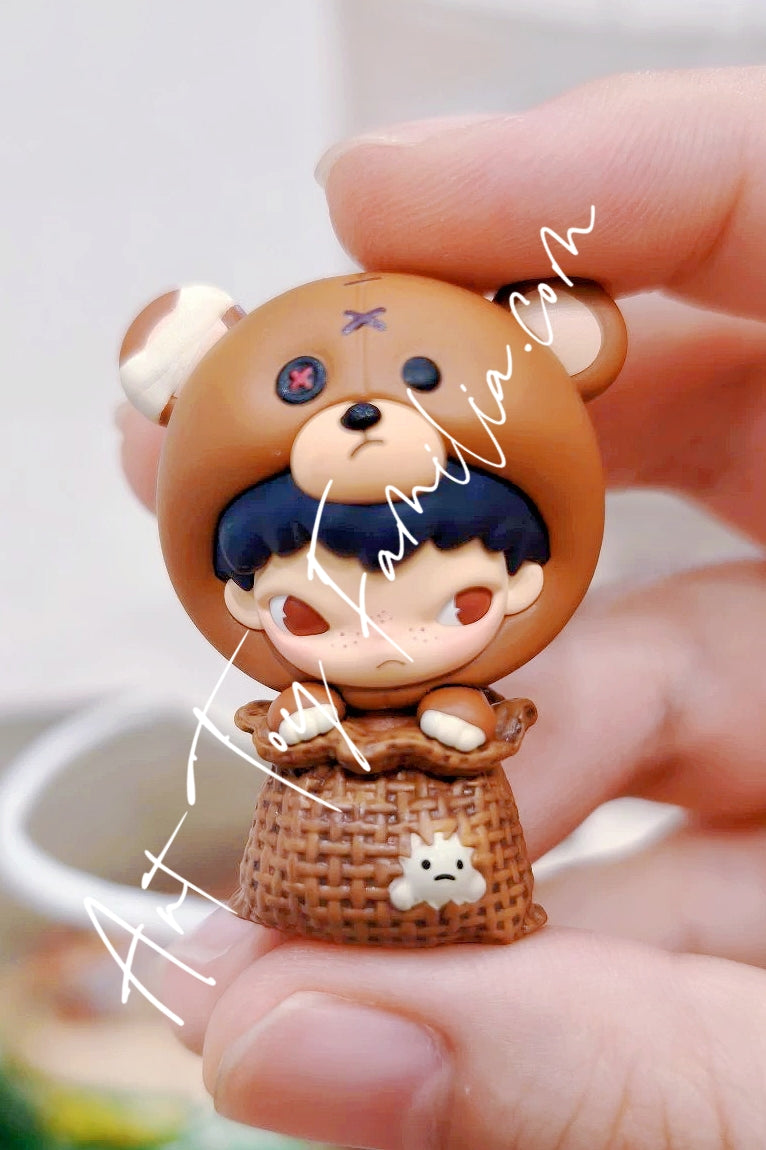 Popmart Hirono Back To Play Mini Figurine