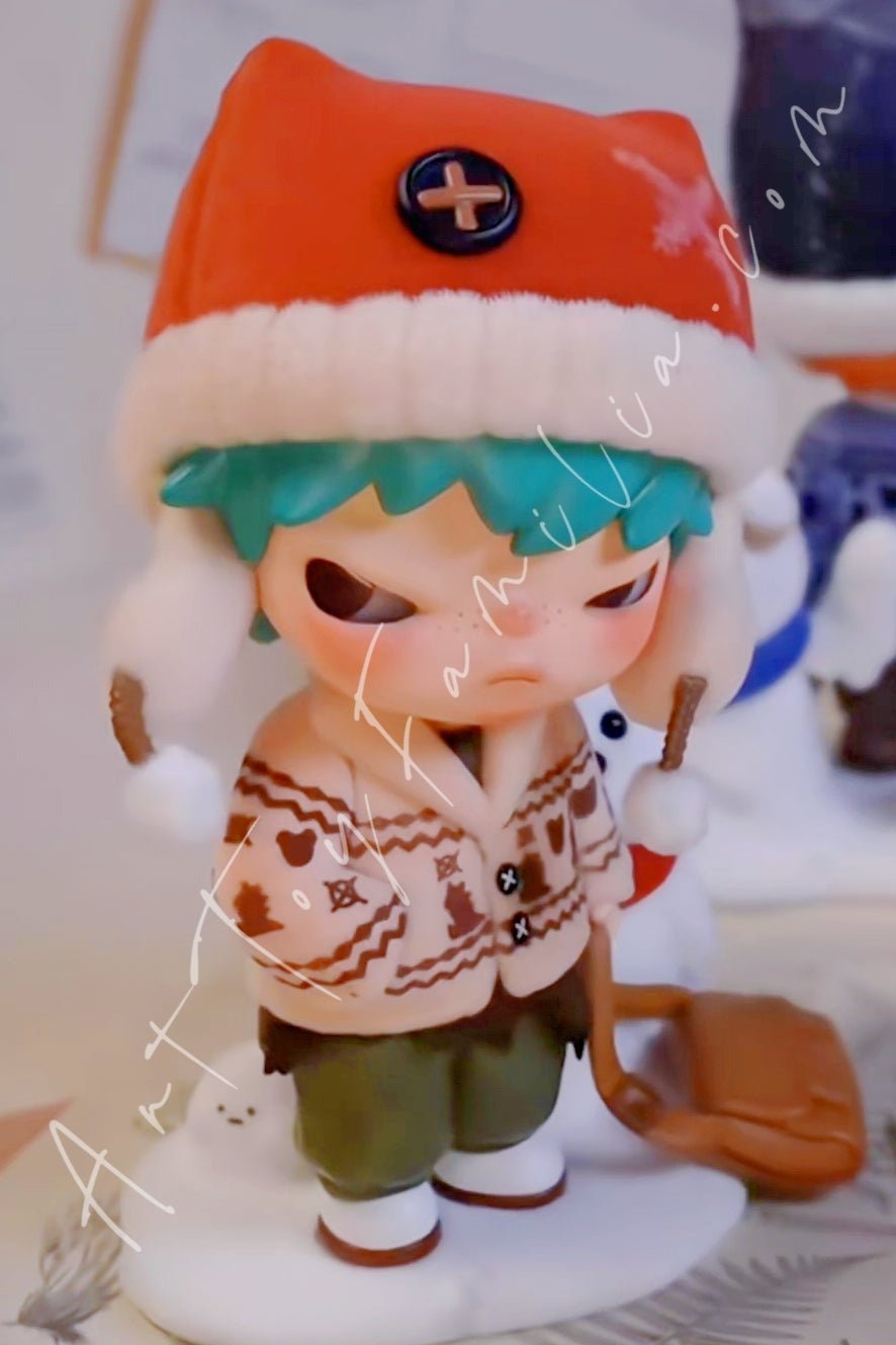 Hirono Before the Snow Melts Figurine – Art Toy Familia