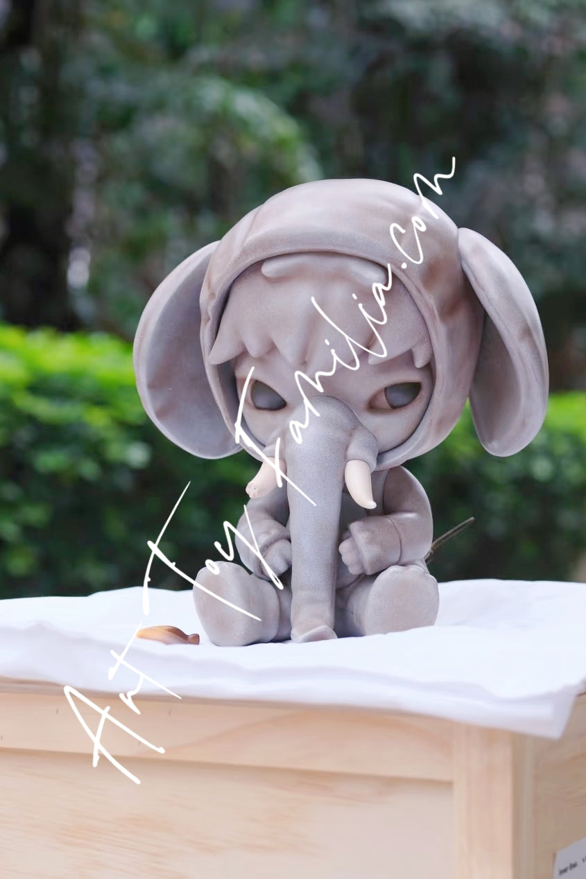 Popmart Hirono Elephant In The Room