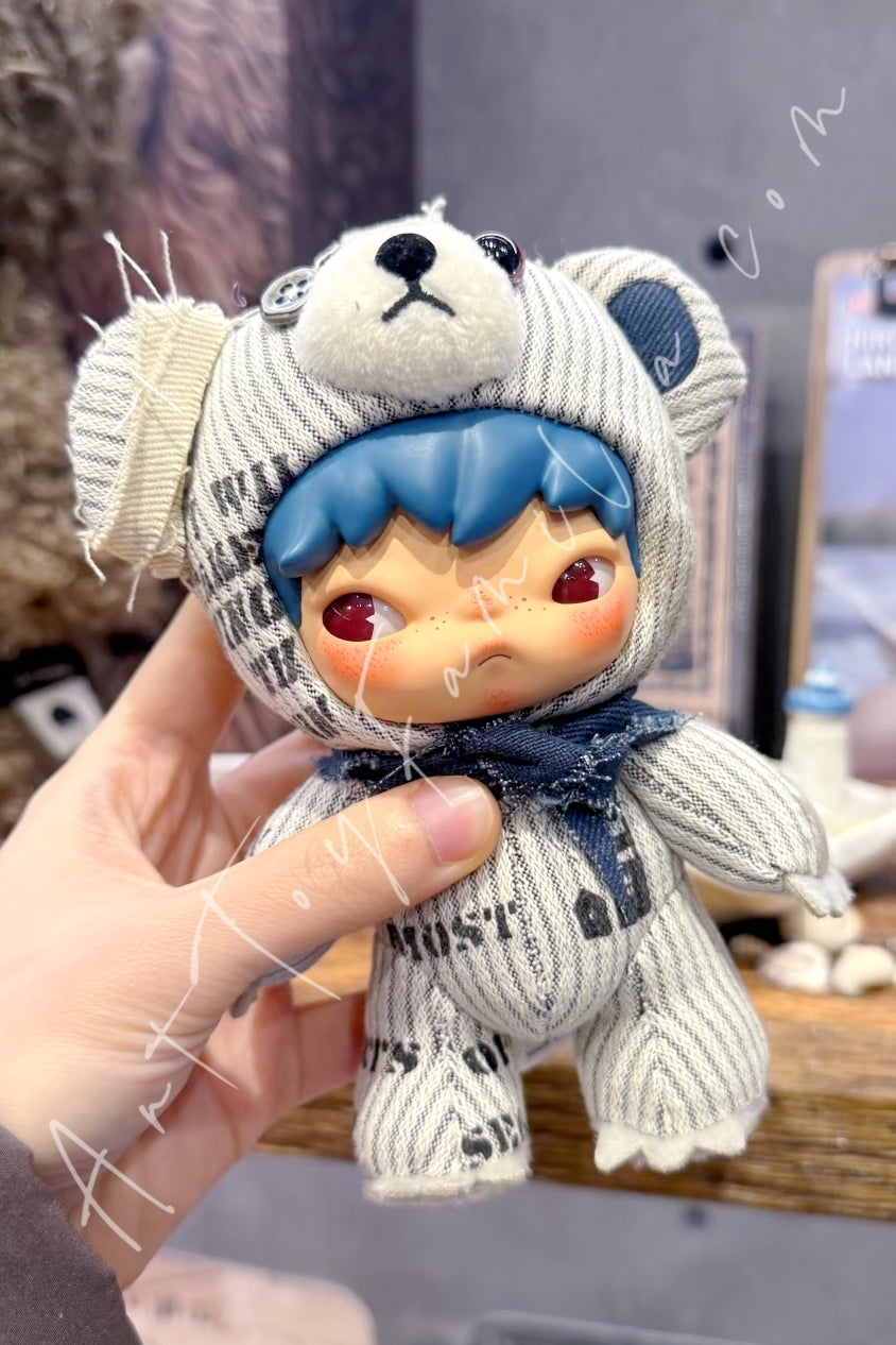 Popmart Hirono Freedom Island Plush Pendant