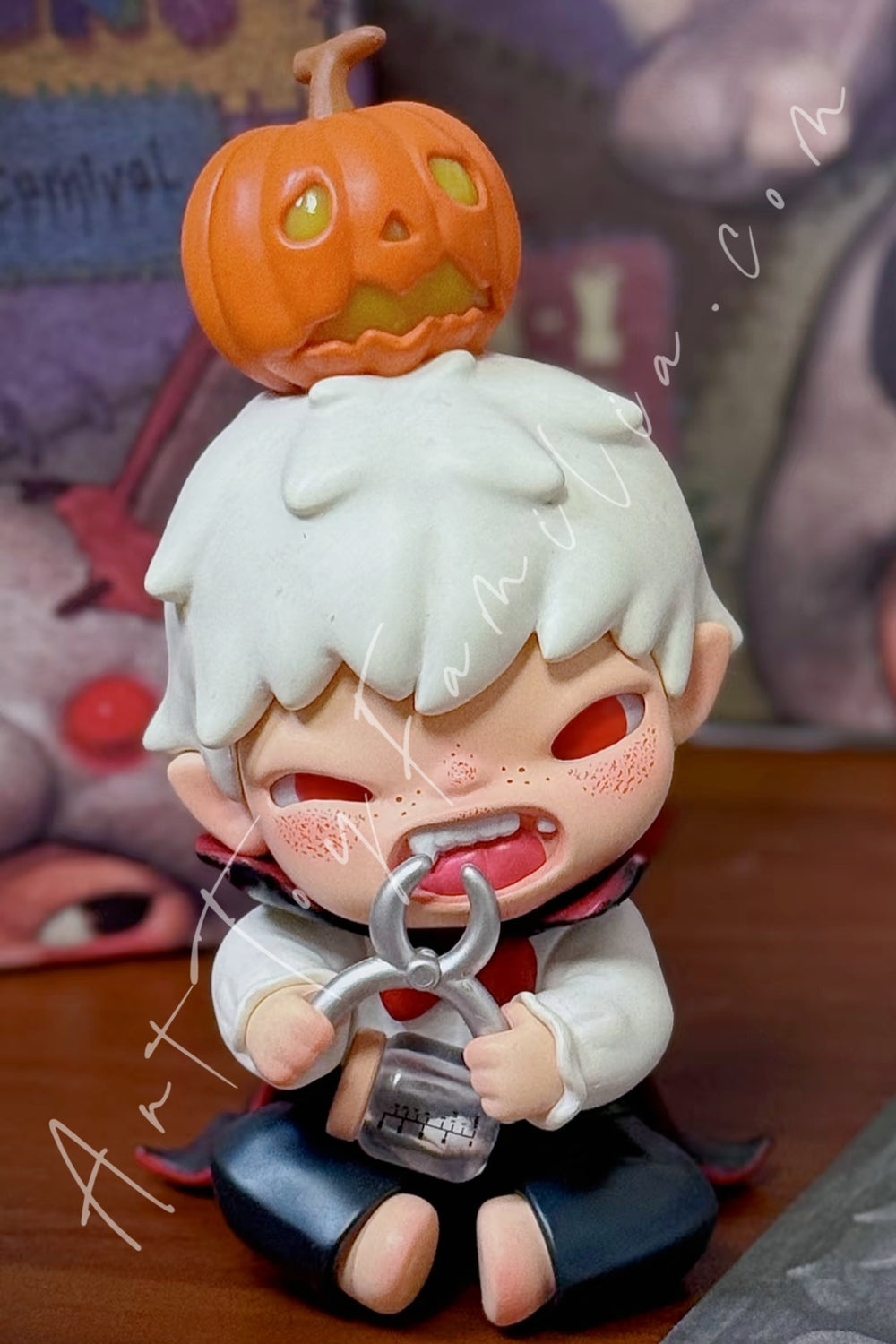 Popmart Hirono Monsters Carnival Series Vampire