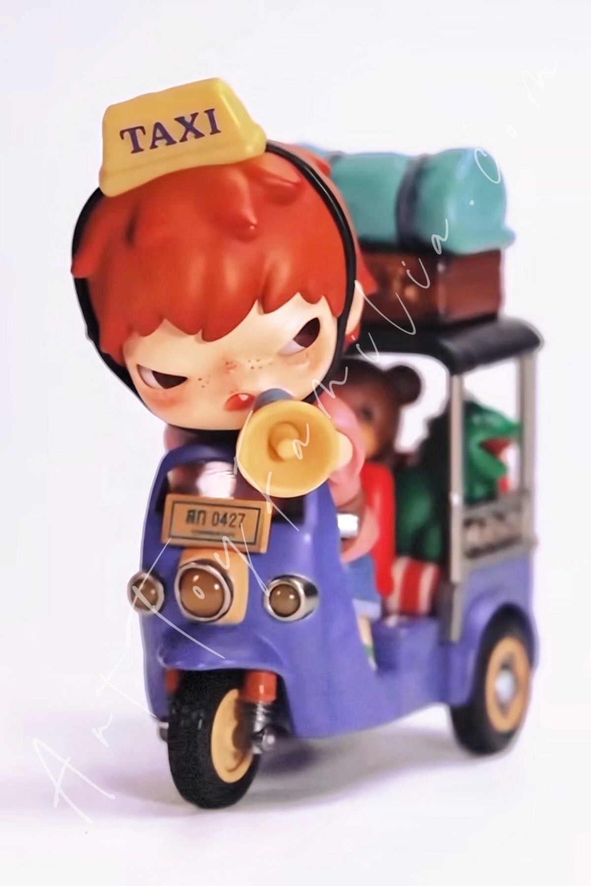 POP MART Hirono TUK-TUK フィギュア Hirono Tuk-Tuk Figurine – Art Toy Familia