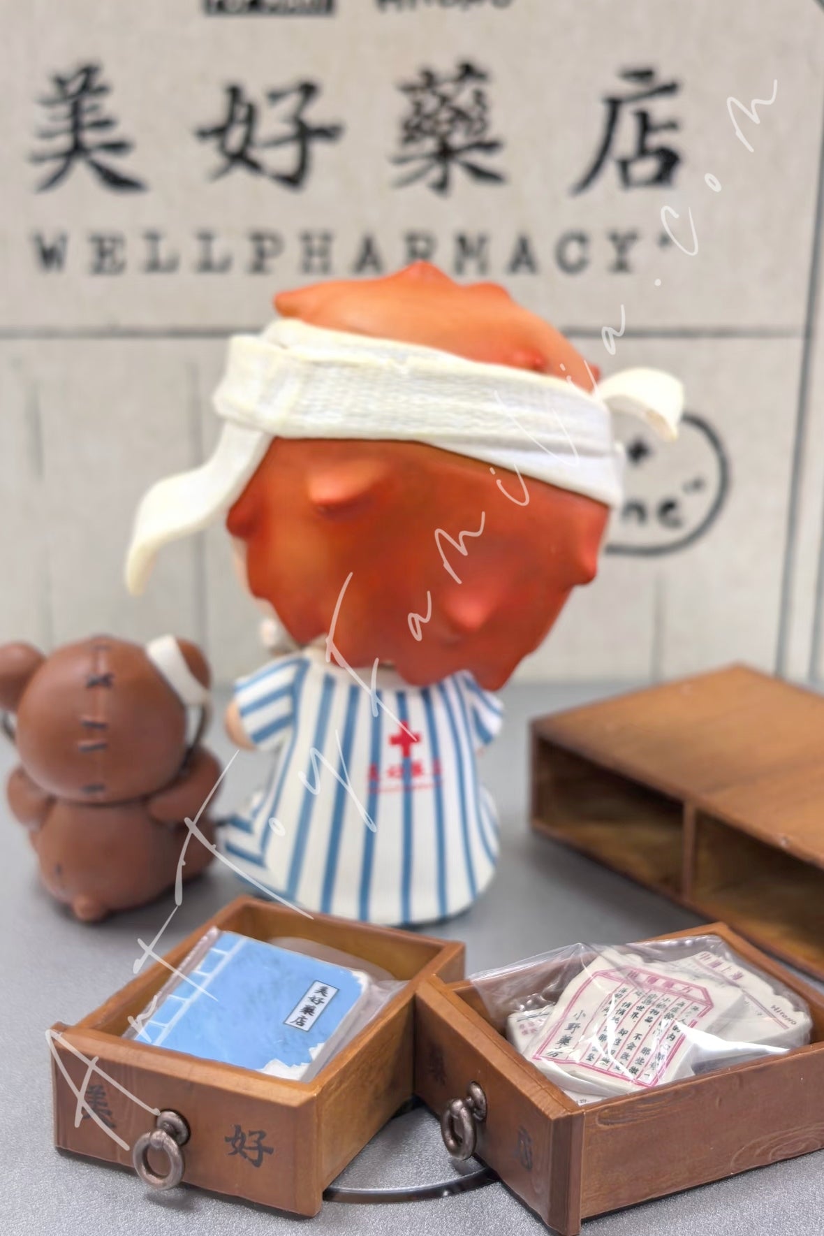 【上海限定】POPMART HIRONO 美好薬店 フィギュア POP MART Hirono Wellpharmacy Figurine – Art Toy Familia