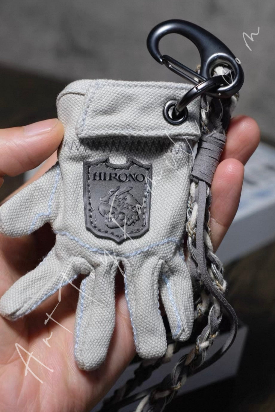 Hirono Whistle Victory in Hand Pendant – Art Toy Familia