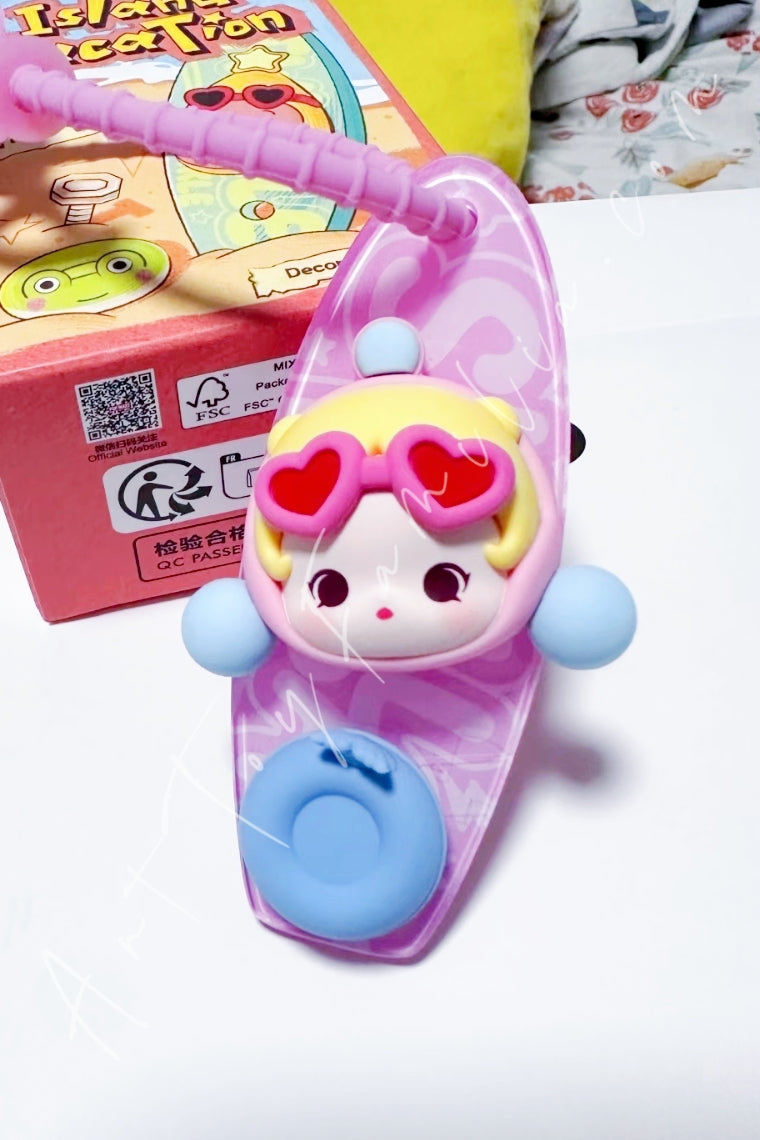 Popmart Island Vacation Series Decorative Charm Skullpanda Summer Crush
