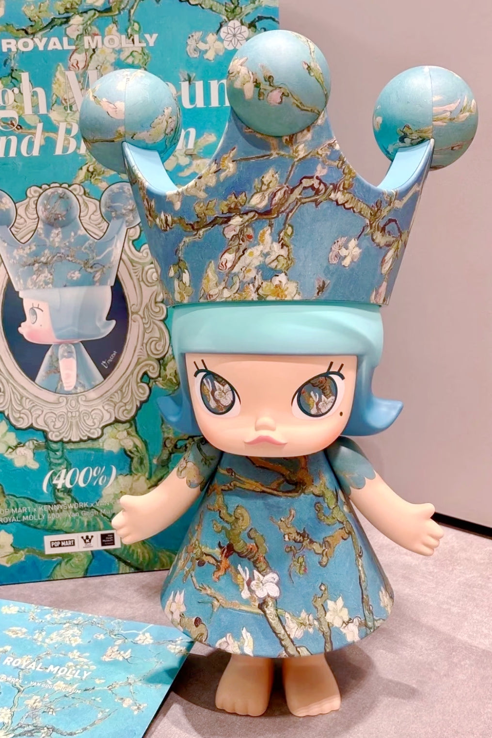 Popmart MEGA Royal Molly 400% Van Gogh Museum Almond Blossom