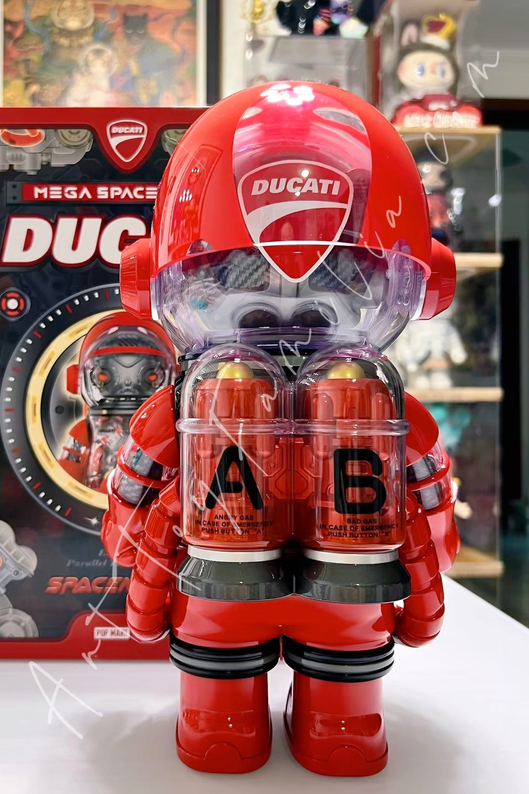 Popmart MEGA Space Molly 400% Ducati