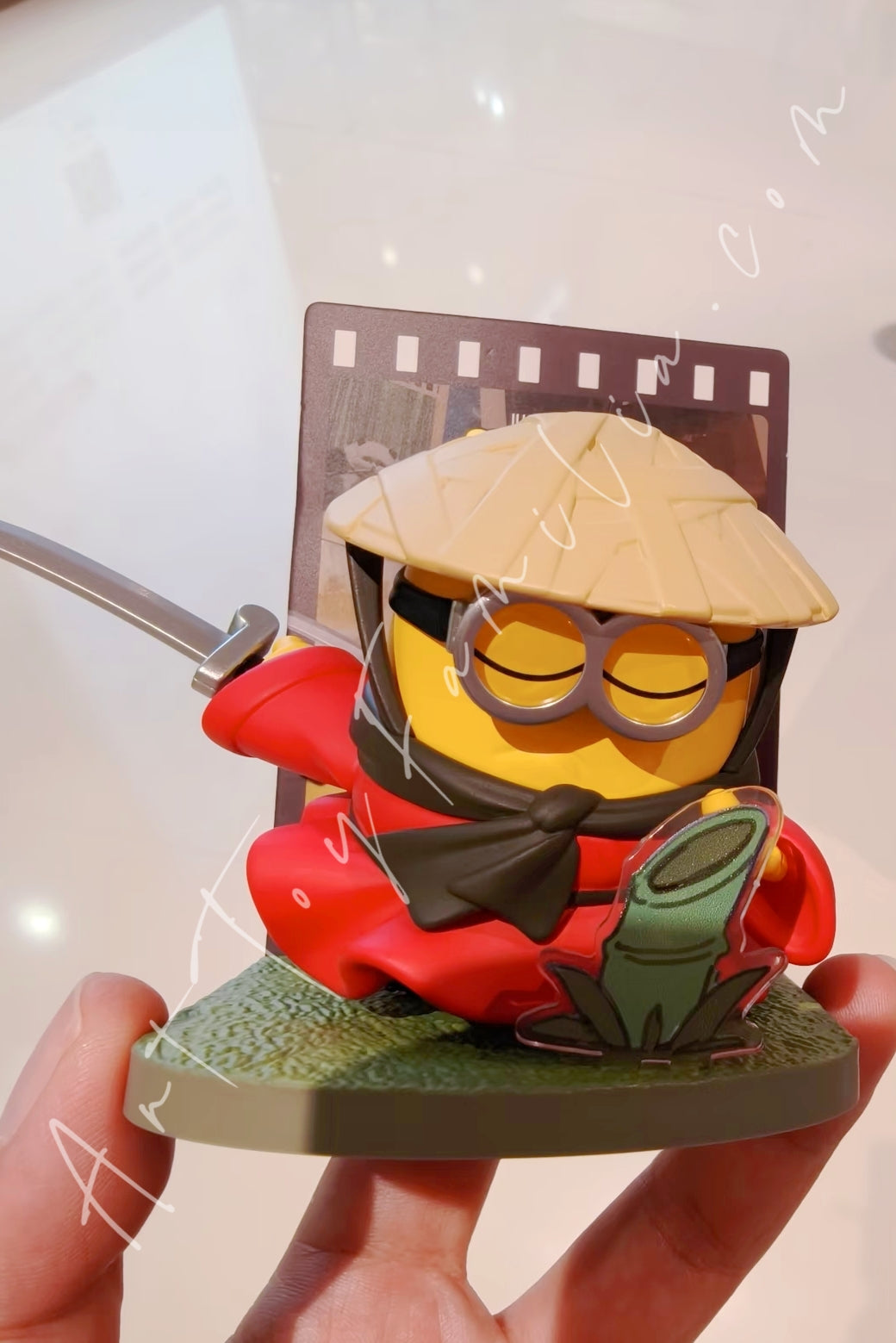 Popmart Minions and Monsters Series Ed The Path Maker (Secret)