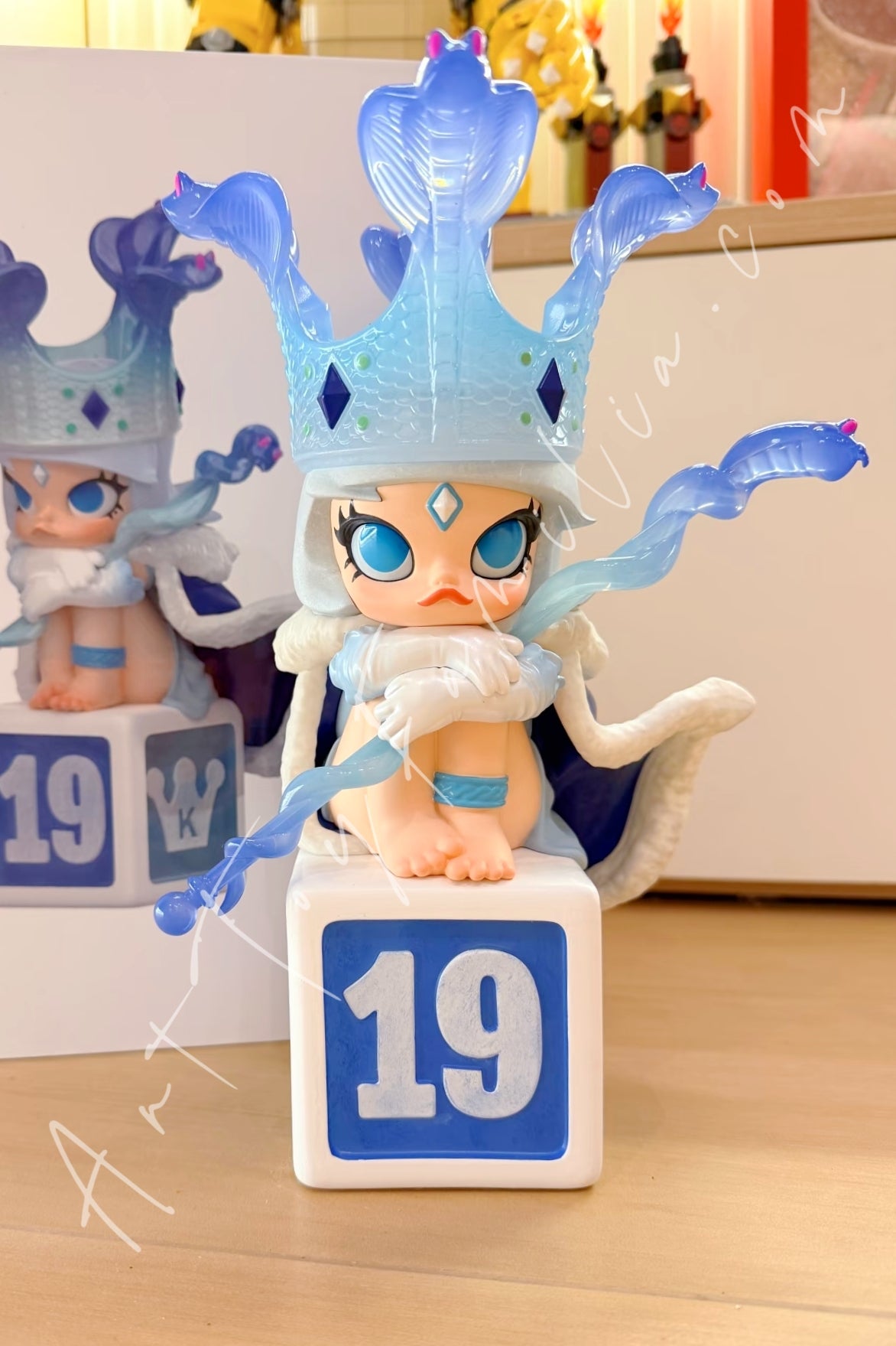 Molly 19th Anniversary Statue – 「Re」 Molly 19th Anniversary Statue Silver Lining – Art Toy Familia