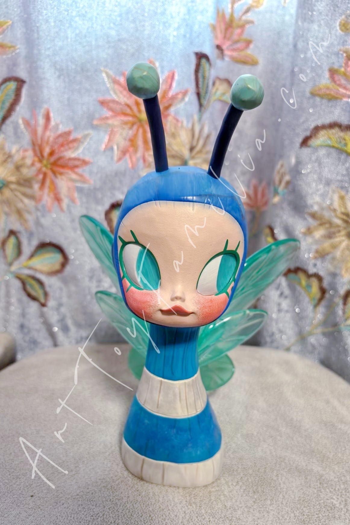 POP MART Molly 20th Anniversary Series Starlight Glow Figurine