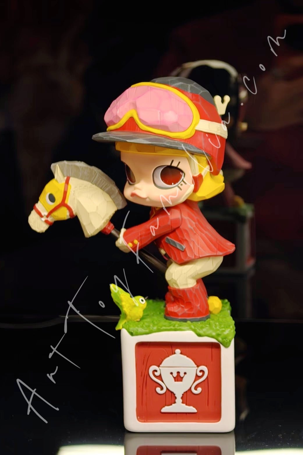 POP MART Molly 20th Anniversary Statue-Time Will Tell 